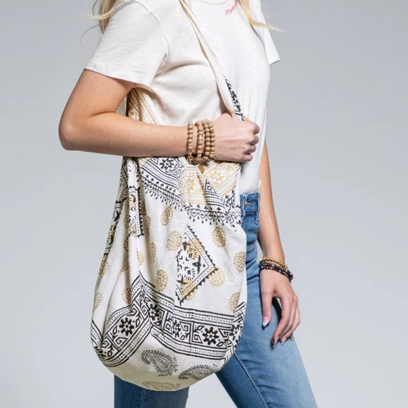 Handcrafted Time Of The Season Boho Bag - Picture 4 of 9